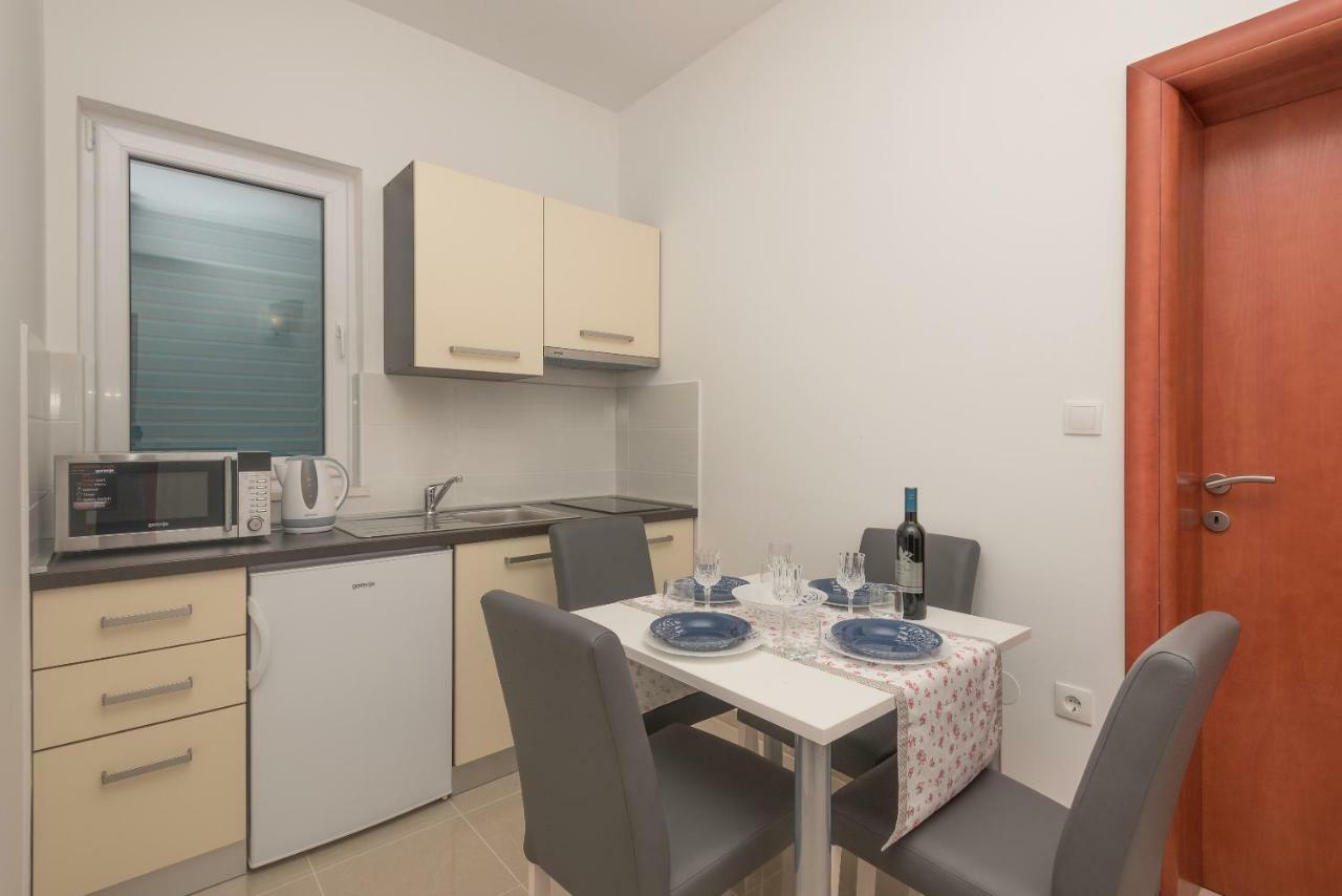 Apartmani Stella Maris Makarska Exteriör bild