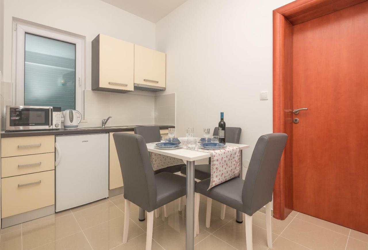 Apartmani Stella Maris Makarska Exteriör bild